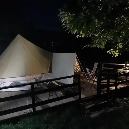 مكان تخييم Glamping C Selva Tenda Castagno Piano Porlezza